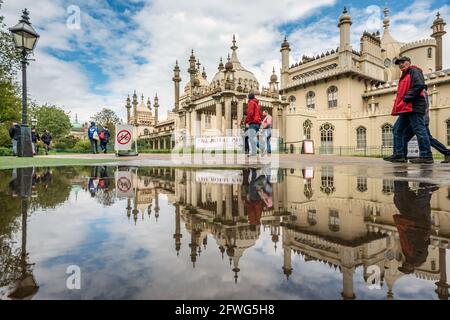Brighton, le 22 mai 2021 : le Pavillon Royal de Brighton était heureux d'être de nouveau ouvert pour les affaires ce week-end, malgré le mauvais temps crédit : Andrew Hasson/Alay Live News Banque D'Images