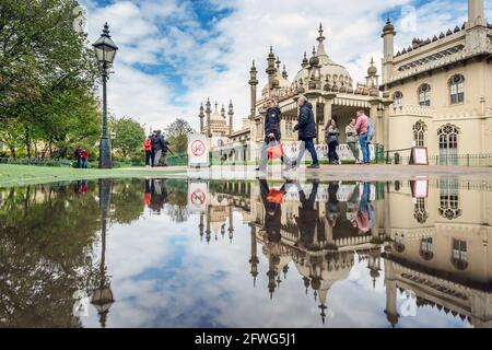 Brighton, le 22 mai 2021 : le Pavillon Royal de Brighton était heureux d'être de nouveau ouvert pour les affaires ce week-end, malgré le mauvais temps crédit : Andrew Hasson/Alay Live News Banque D'Images
