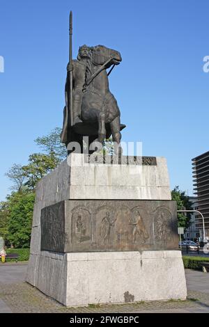Statue équestre en bronze de Boleslaw Chrobry (967-1025), duc de Pologne de 992 à 1025 le premier roi polonais couronné, Boleslaw la Brave Banque D'Images