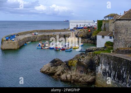 Coverack Harbour South West Coast Path Lizard point Cornwall Angleterre Banque D'Images