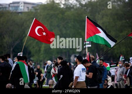 Londres, Angleterre, Royaume-Uni - 22 mai 2021 : manifestation nationale pour la Palestine visant à soutenir les citoyens palestiniens en Israël qui sont soumis à des foules armées violentes, essayant de les chasser de leurs foyers. Crédit: Loredana Sangiuliano/Alamy Live News Banque D'Images