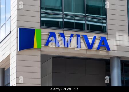 Panneau à l'extérieur du bâtiment abritant le siège social de l'assurance Société Aviva France Banque D'Images