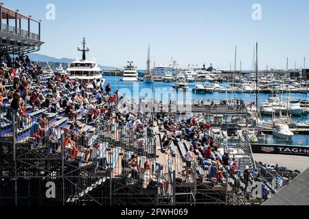 Spectateurs, fans, tribunes, gradins, lors du Championnat du monde de Formule 1 2021, Grand Prix de Monaco du 20 au 23 mai à Monaco - photo Antonin Vincent / DPPI Banque D'Images