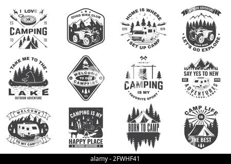 Ensemble de badges de camping. Vecteur. Concept pour chemise ou logo, imprimé, timbre ou tee-shirt. Motif typographique vintage avec quad, tente, montagne, camping-car Illustration de Vecteur