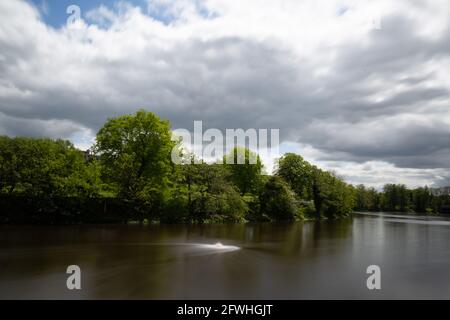 Belfast, Royaume-Uni. 22 mai 2021 : chemin de remorquage Lagan Banque D'Images