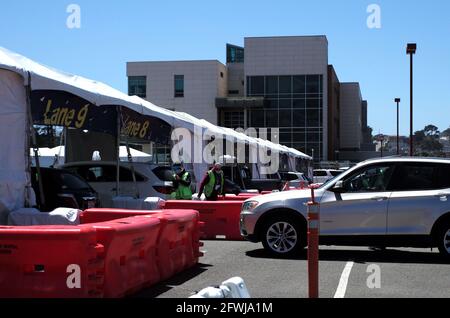 San Francisco. 22 mai 2021. La photo prise le 22 mai 2021 montre un site de vaccination au drive-in à San Francisco, aux États-Unis. Crédit : Wu Xiaoling/Xinhua/Alay Live News Banque D'Images