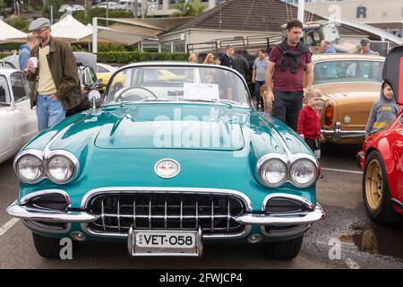 Cabriolet Corvette 1958 de Chevrolet à l'occasion d'un spectacle de voitures classiques à Sydney À Pittwater, Sydney, Australie Banque D'Images