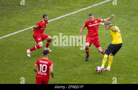 Erling Haaland (BVB), Aleksandar Dragovic (Leverkusen), Sven Bender (Leverkusen) Borussia Dortmund - Bayer Leverkusen 22.05.2021, Fussball, 1. Bundes Banque D'Images