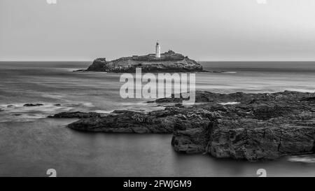 Magnifique et insolite image de paysage du phare de Godrevy sur Cornouailles côte Banque D'Images