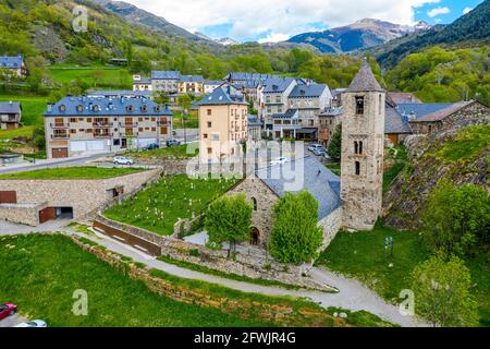 Bohi (en catalan, Boi) est une commune de Valle, au nord-ouest de la province de Lérida (Espagne), dans la région de Alta Ribagorza Banque D'Images