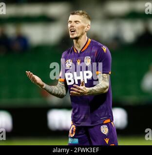 23 mai 2021 ; HBF Park, Perth, Australie occidentale, Australie ; Une ligue de football, Perth Glory versus MacArthur ; Andy Keogh de Perth Glory réagit à son tir qui s'évisse Banque D'Images