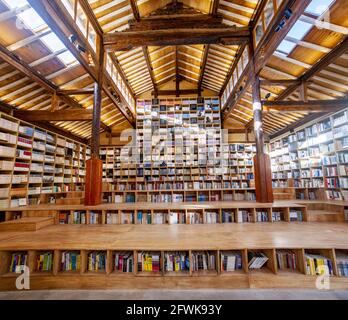 Dali bai, préfecture autonome minoritaire de jianchuan, pionnier de la province du yunnan comté shaxi ville shaxi bai presse Banque D'Images