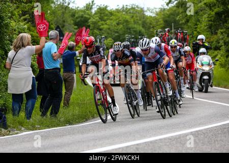 Gorizia, Italie. 23 mai 2021. Stefano Oldani (LOTTO SOUDAL) Bauke Mollema (TREK â&#x80;&#x93; SEGAFREDO) e Dries de Bondt (ALPECIN-FENIX) durante 15^ TAPPA - Grado - Gorizia, Giro d'Italia in Gorizia, Italia, 23 maggio 2021 Credit: Independent photo Agency/Alay Live News Banque D'Images