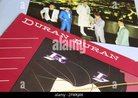 Viersen, Allemagne - mai 9. 2021: Gros plan de la couverture en vinyle isolée de la nouvelle bande d'ondes duran duran Banque D'Images