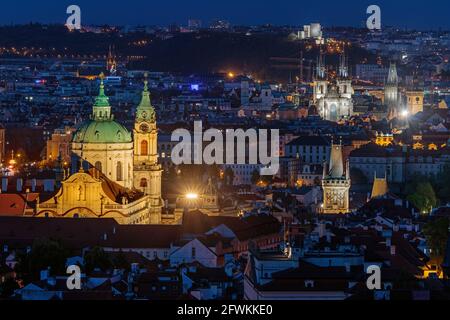 Vue de nuit sur la vieille ville, Prague, République tchèque Banque D'Images