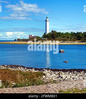 Lange Erik ('Tall Erik') est un phare suédois construit en 1845 et situé sur une petite île, Stora Grundet, dans la municipalité de Borgholm, dans la baie de Grankullaviken, à la pointe nord d'Oland, en Suède. Photo: Bengt Ekman / TT / code 2706 Banque D'Images