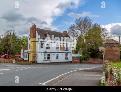 White Hart Pub à Hartlebury près de Kidderminster dans le Worcestershire. Banque D'Images