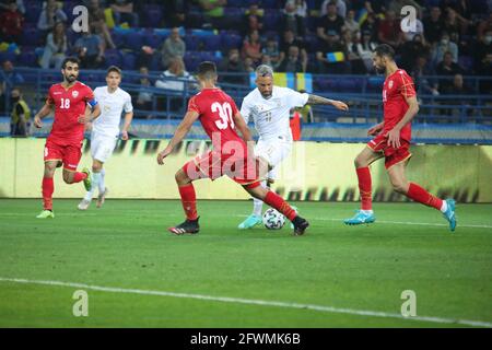 KHARKIV, UKRAINE - LE 23 MAI 2021 - Marlos (C), milieu de terrain d'Ukraine, est photographié lors d'un match amical contre Bahreïn au complexe sportif régional du stade Metalist, à Kharkiv, dans le nord-est de l'Ukraine. Credit: UKRINFORM/Alamy Live News Banque D'Images