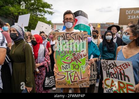 Rassemblement libre de Palestine dans le Queens à la lumière de la poursuite Escalade des événements et cessez-le-feu à Gaza entre Palestiniens Et les Israéliens Banque D'Images