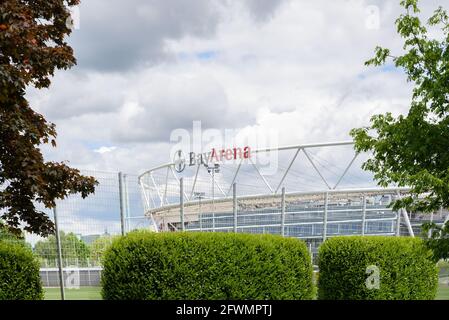 Leverkusen, Allemagne. 23 mai 2021. Vue générale sur le BayArena et la construction du toit. Crédit: SPP Sport presse photo. /Alamy Live News Banque D'Images