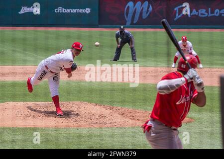 Mexico, Mexico, Mexique. 23 mai 2021. Sasagi Sanchez (46) des Diablos Rojos du Mexique s'oppose aux Aguilas de Veracruz lors du match entre Aguilas de Veracruz et Diablos Rojos dans le cadre de la Ligue mexicaine de baseball 2021 au stade Alfredo Harp Helu le 23 mai 2021 à Mexico. Crédit: Ricardo Flores/eyepix/ZUMA Wire/Alay Live News Banque D'Images