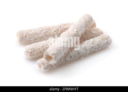 Rouleaux de noix de coco isolés sur blanc Banque D'Images