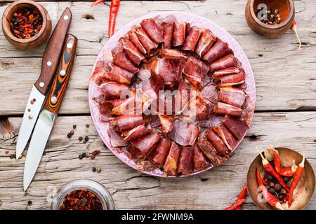 Baturma tranché ou jerky de boeuf.jerky de viande de cheval.cuisine arménienne Banque D'Images