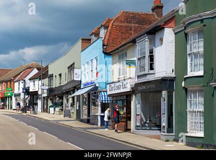 Magasins sur la rue haute, Maldon, Essex, Angleterre Royaume-Uni Banque D'Images