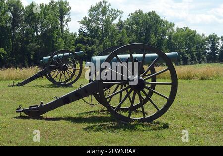 Washington, DC, États-Unis. 8 juin 2020. 20200622 : une paire de canons Union se trouvent sur le champ de bataille de Gaines's Mill, dans le parc national de bataille de Richmond, à l'est de Richmond, en Virginie. Crédit : Chuck Myers/ZUMA Wire/Alay Live News Banque D'Images