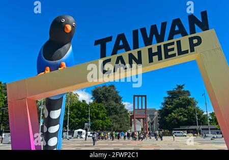 Statue « Taiwan peut aider » devant le siège des Nations Unies lors de l'Assemblée mondiale de la Santé (WHA74) 2021, Genève, Suisse Banque D'Images