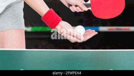 Composition de la section médiane de la tenue féminine de joueur de tennis de table balle et raquette Banque D'Images