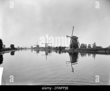 Mills on the Kinderdijk, 1er juillet 1961, MOLENS, pays-Bas, agence de presse du xxe siècle photo, nouvelles à retenir, documentaire, photographie historique 1945-1990, histoires visuelles, L'histoire humaine du XXe siècle, immortaliser des moments dans le temps Banque D'Images