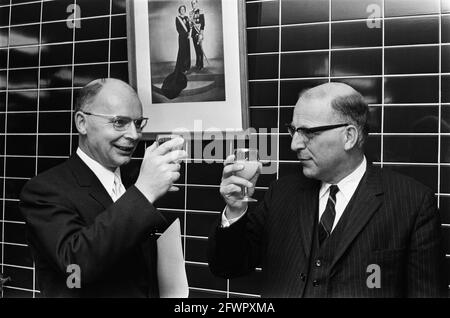 M. H. W. van Hylkema, directeur principal protection de l'enfance au ministère de la Justice ouvre un nouveau bâtiment Conseil de protection de l'enfance, 28 novembre 1969, directeurs, bâtiments, Ouvertures, pays-Bas, Agence de presse du XXe siècle photo, nouvelles à retenir, documentaire, photographie historique 1945-1990, histoires visuelles, L'histoire humaine du XXe siècle, immortaliser des moments dans le temps Banque D'Images