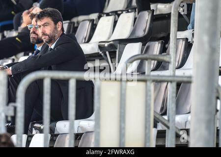 Turin, Italie. 23 mai 2021. Simone Verdi de Torino FC pendant la série italienne UN match de football entre Torino FC et Benevento. Les stades sportifs autour de l'Italie restent soumis à des restrictions strictes en raison de la pandémie du coronavirus, car les lois de distanciation sociale du gouvernement interdisent aux fans à l'intérieur des lieux, ce qui entraîne le jeu derrière des portes fermées. Note finale 1-1 (photo d'Alberto Gandolfo/Pacific Press/Sipa USA) crédit: SIPA USA/Alay Live News Banque D'Images