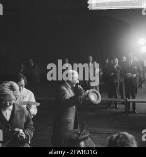 Pays-Bas aux urnes. Prof. De Quay votes, 15 mai 1963, PROFESSEURS, VOTE, Pays-Bas, Agence de presse du XXe siècle photo, nouvelles à retenir, documentaire, photographie historique 1945-1990, histoires visuelles, L'histoire humaine du XXe siècle, immortaliser des moments dans le temps Banque D'Images