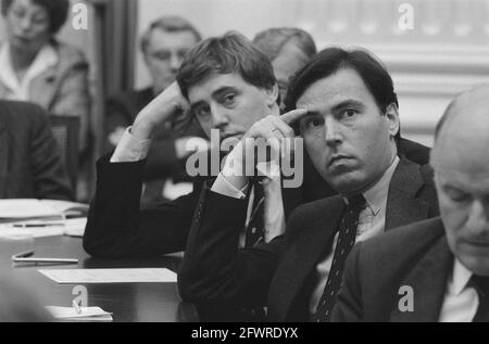 Considérations générales 1986; ministre Nijpels et ministre Brinkman pendant le débat, 7 octobre 1986, politique, pays-Bas, agence de presse du xxe siècle photo, nouvelles à retenir, documentaire, photographie historique 1945-1990, histoires visuelles, L'histoire humaine du XXe siècle, immortaliser des moments dans le temps Banque D'Images