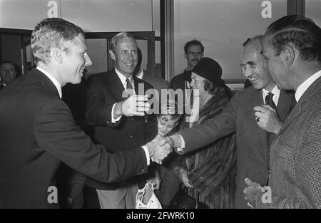 Les participants néerlandais au marathon de Londres Sydney retour à Schiphol No 17A, dans la salle de presse, 23 décembre 1968, participants, pays-Bas, agence de presse du xxe siècle photo, nouvelles à retenir, documentaire, photographie historique 1945-1990, histoires visuelles, L'histoire humaine du XXe siècle, immortaliser des moments dans le temps Banque D'Images