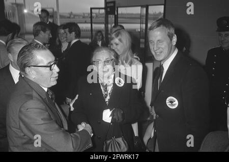 Les participants néerlandais au marathon de Londres Sydney retour à Schiphol No 17A, dans la salle de presse, 23 décembre 1968, participants, pays-Bas, agence de presse du xxe siècle photo, nouvelles à retenir, documentaire, photographie historique 1945-1990, histoires visuelles, L'histoire humaine du XXe siècle, immortaliser des moments dans le temps Banque D'Images