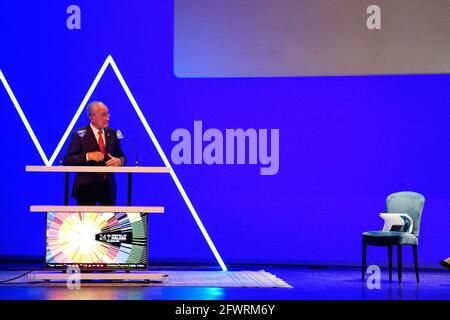 Malaga, Espagne. 07e mai 2021. Le maire de Malaga, Francisco de la Torre, assiste à la présentation de la 24e édition du 'Festival de Malaga' au Teatro Cervantes à Malaga. Le Festival de Malaga 2020 a été le premier événement cinématographique à se tenir en personne après le confinement dû à Covid19 en Espagne. Crédit : SOPA Images Limited/Alamy Live News Banque D'Images