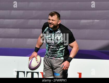 Swansea, pays de Galles. 3 avril 2021. Sam Parry d'Ospreys lors du match de pré s'échauffe avant le match de la coupe du défi européen de rugby de 16 entre Ospreys et Newcastle Falcons au stade Liberty de Swansea, pays de Galles, Royaume-Uni, le 3 avril 2021. Les stades sportifs du Royaume-Uni restent soumis à des restrictions strictes en raison de la pandémie du coronavirus, car les lois de distanciation sociale du gouvernement interdisent aux fans à l'intérieur des lieux, ce qui entraîne des matchs à huis clos. Crédit : Duncan Thomas/Majestic Media. Banque D'Images