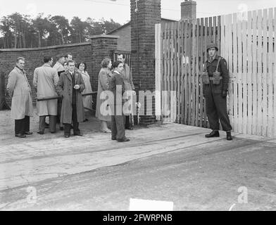 Prisonniers de guerre hollandais de retour de Russie à Amersfoort, 11 novembre 1950, prisonniers de guerre, rapatriement, Pays-Bas, Agence de presse du XXe siècle photo, nouvelles à retenir, documentaire, photographie historique 1945-1990, histoires visuelles, L'histoire humaine du XXe siècle, immortaliser des moments dans le temps Banque D'Images
