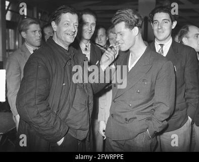 Les prisonniers de guerre hollandais sont retournés de Russie à Amersfoort, 11 novembre 1950, prisonniers de guerre, rapatriement, Pays-Bas, Agence de presse du XXe siècle photo, nouvelles à retenir, documentaire, photographie historique 1945-1990, histoires visuelles, L'histoire humaine du XXe siècle, immortaliser des moments dans le temps Banque D'Images