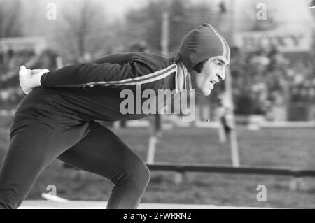 Championnats néerlandais de patinage de vitesse Mesdames et Messieurs, Amsterdam; Bols en action, 10 janvier 1971, Patinage de vitesse, sport, pays-Bas, agence de presse du XXe siècle photo, news to remember, documentaire, photographie historique 1945-1990, histoires visuelles, L'histoire humaine du XXe siècle, immortaliser des moments dans le temps Banque D'Images