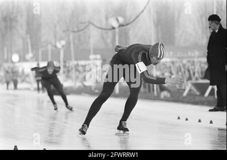 Championnats hollandais de patinage Mesdames et Messieurs, Amsterdam; Schenk en action, 10 janvier 1971, Patinage, sport, pays-Bas, Agence de presse du XXe siècle photo, nouvelles à retenir, documentaire, photographie historique 1945-1990, histoires visuelles, L'histoire humaine du XXe siècle, immortaliser des moments dans le temps Banque D'Images