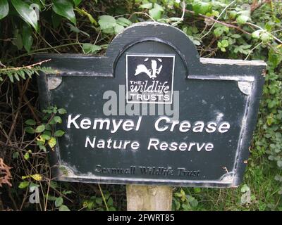 Enseigne Kemyel FROISSAGE nature Reserve. Chemin de la côte sud-ouest. Cornouailles du Sud. Pays de l'Ouest. Angleterre. ROYAUME-UNI Banque D'Images