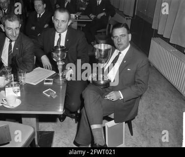 Réunion générale Royal Dutch Baseball bon à Tivoli à Utrecht, prix de championnat attribués à Sparta 1 et Sparta 2, 27 février 1965, rencontres, champions, Prix, pays-Bas, photo de l'agence de presse du XXe siècle, nouvelles à retenir, documentaire, photographie historique 1945-1990, histoires visuelles, L'histoire humaine du XXe siècle, immortaliser des moments dans le temps Banque D'Images