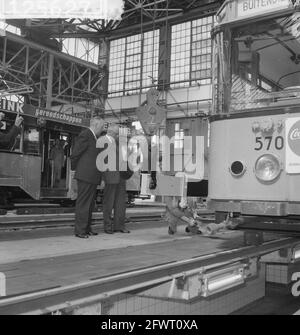 Nouveau complexe RET maire van Walsum . Mayor van Walsum pendant la tournée, 5 juin 1961, tours, pays-Bas, photo de l'agence de presse du XXe siècle, nouvelles à retenir, documentaire, photographie historique 1945-1990, histoires visuelles, L'histoire humaine du XXe siècle, immortaliser des moments dans le temps Banque D'Images