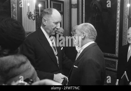 Réception du nouvel an des LUNs ministres à Treveszaal la Haye, 2 janvier 1969, Réceptions du nouvel an, ministres, Pays-Bas, Agence de presse du XXe siècle photo, nouvelles à retenir, documentaire, photographie historique 1945-1990, histoires visuelles, L'histoire humaine du XXe siècle, immortaliser des moments dans le temps Banque D'Images