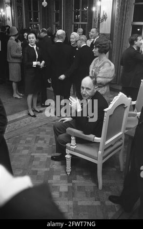 Réception du nouvel an Ministre LUNs à Treveszaal la Haye le ministre doit prendre un reniflard de serrer les mains, sa femme, le 2 janvier 1969, QUATRE-VINGTS-GÉNOTS, Réceptions du nouvel an, Ministres, pays-Bas, Agence de presse du XXe siècle photo, nouvelles à retenir, documentaire, photographie historique 1945-1990, histoires visuelles, L'histoire humaine du XXe siècle, immortaliser des moments dans le temps Banque D'Images