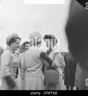 Princesses Irene et Margriet au Suriname et aux Antilles, 2 juillet 1962, PRINCESSES, pays-Bas, agence de presse du xxe siècle photo, nouvelles à retenir, documentaire, photographie historique 1945-1990, histoires visuelles, L'histoire humaine du XXe siècle, immortaliser des moments dans le temps Banque D'Images